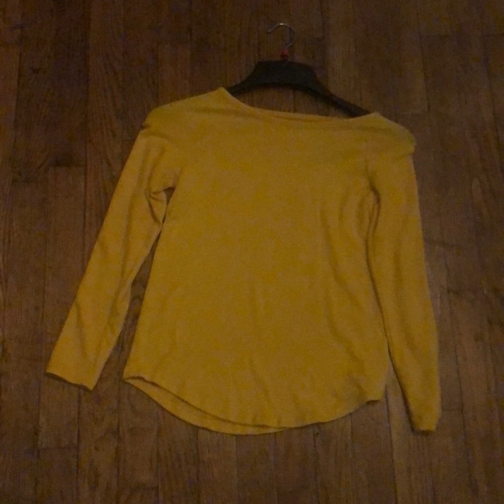 Yellow long sleve